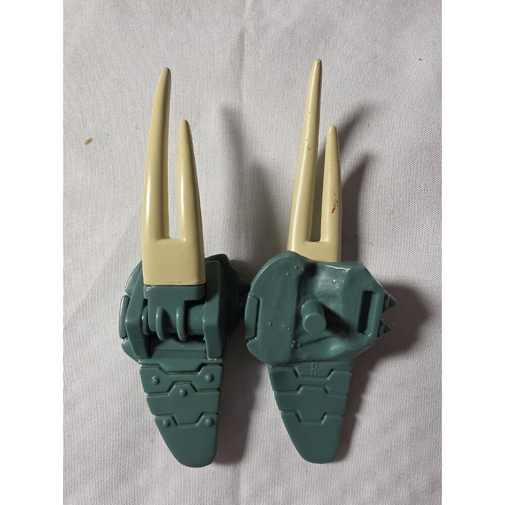 1996 Mattel Extreme Dinosaurs Spike Attack Horns L R Accessories Parts Vintage